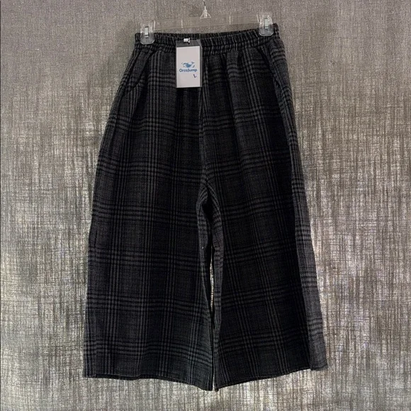 Chic wide leg plaid gaucho/culotte - NWT! - Picture 2 of 4